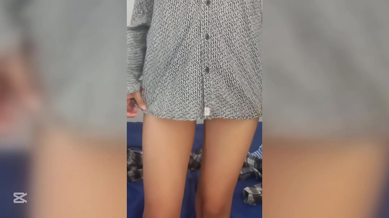 Sexy Latina Takes Off All Her Clothes And Shows Her Tits