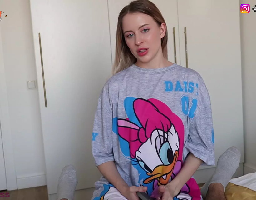 A Young Stepmom Caught Her Stepson Jerking off and Allowed Her to Fuck Her Ti