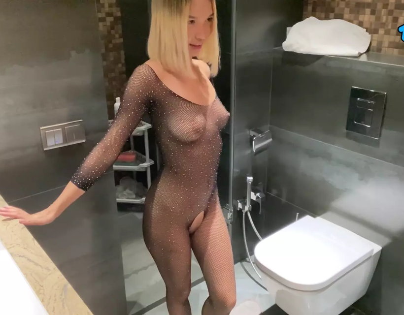 Sexy Chick got Fucked Right in the Toilet