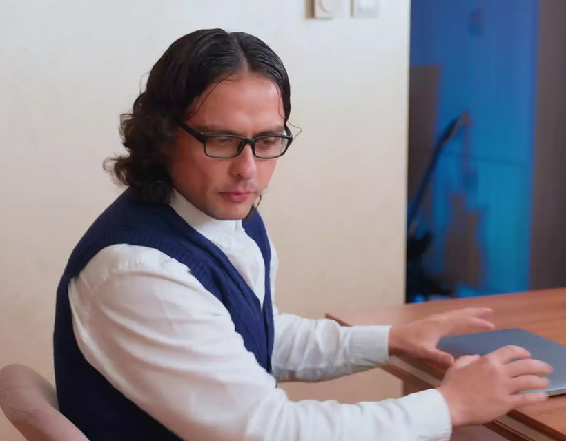 Stepmom Seduced Shy Stepson and Taught Him how to Fuck