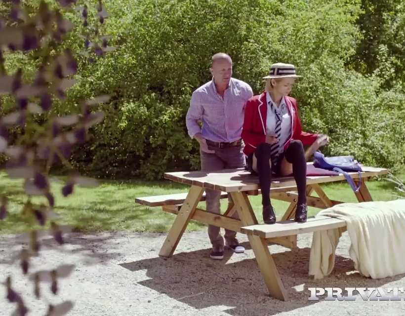 Com - Hot Veronica Leal Squirts in Outdoor Anal Fuck