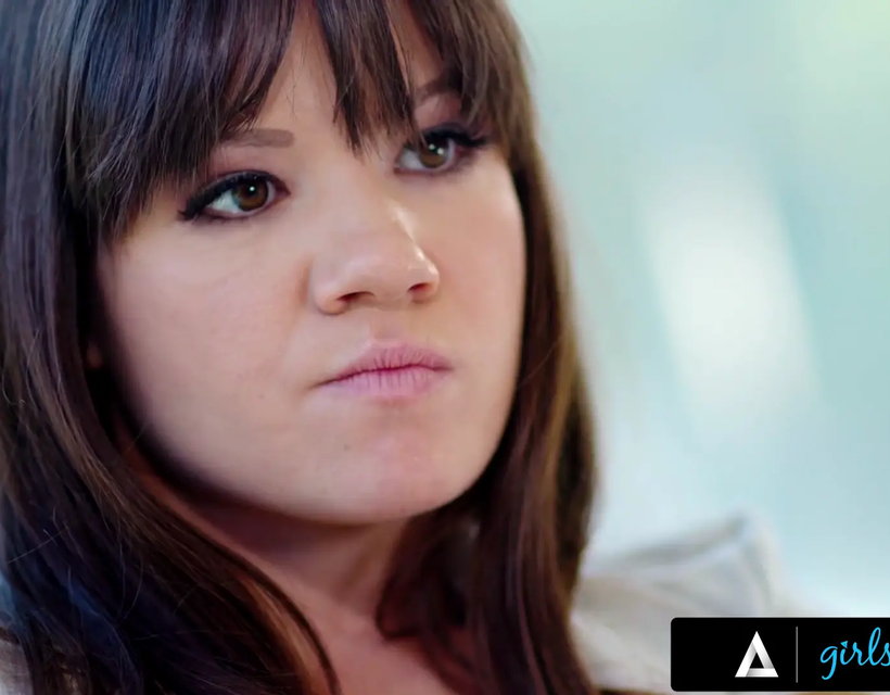 Angry Dominant Boss Needs Incompetent It to Satisfy Her