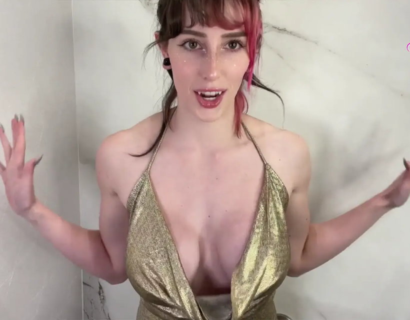 Oiled Up Me Fucking My Ass with Big Toys