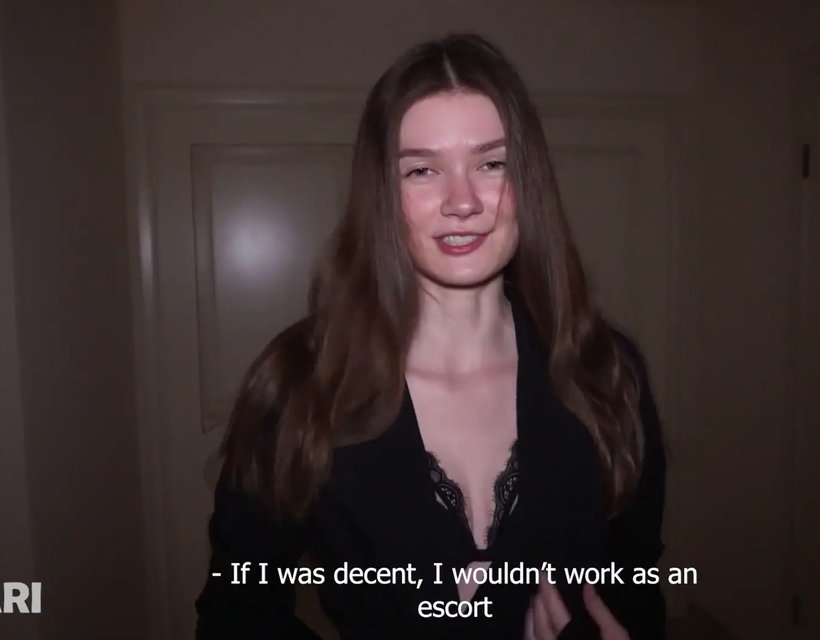 18 Y.o Escort Girl Came to order for the First Time. I Promise to Be a Good F