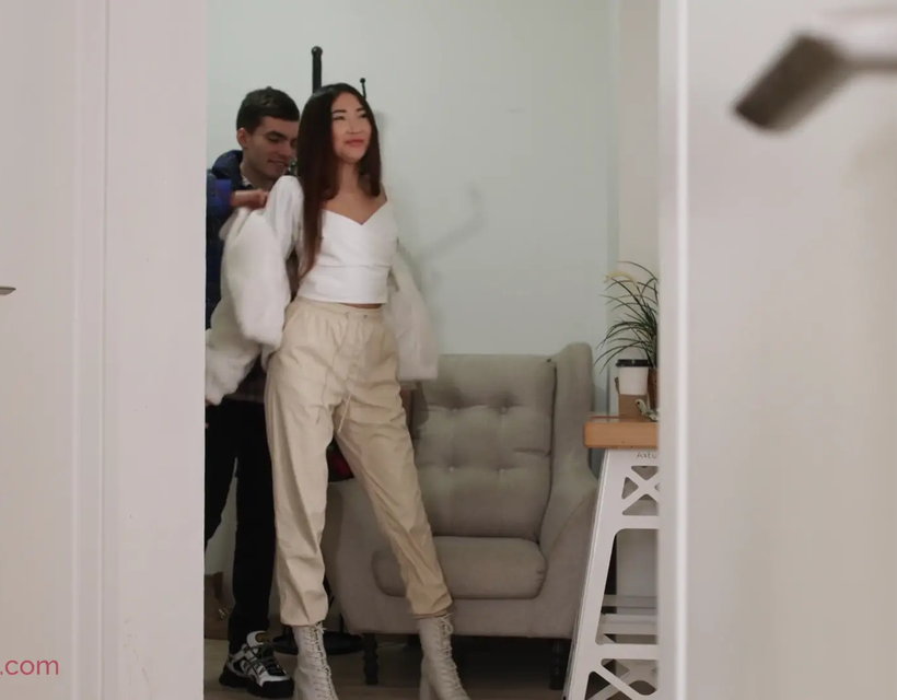 Warming Exotic Girl Up with His Dick