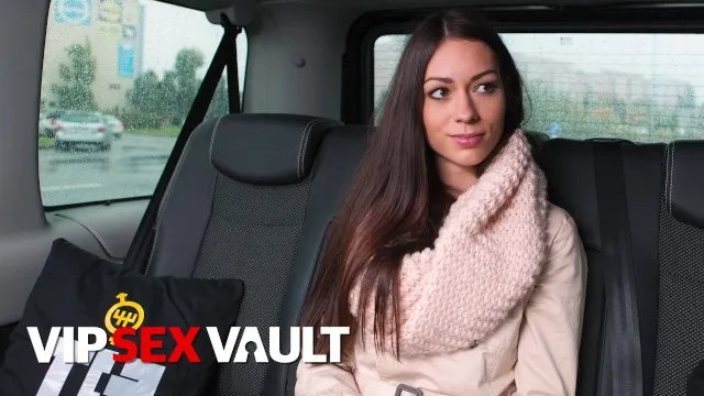 Beauty Arwen Gold Squirts Hard in the Backseat