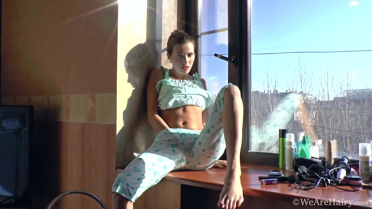 Hairy hottie's hardcore