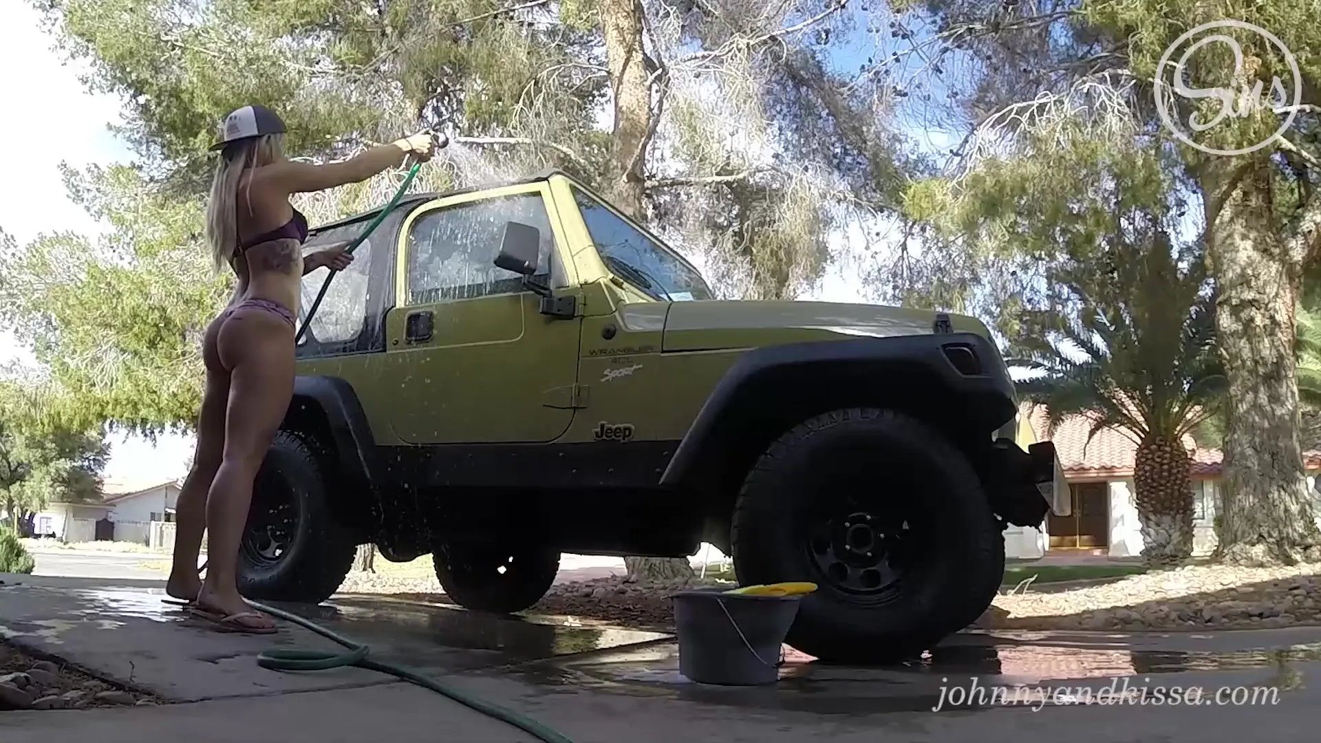 Car wash hottie