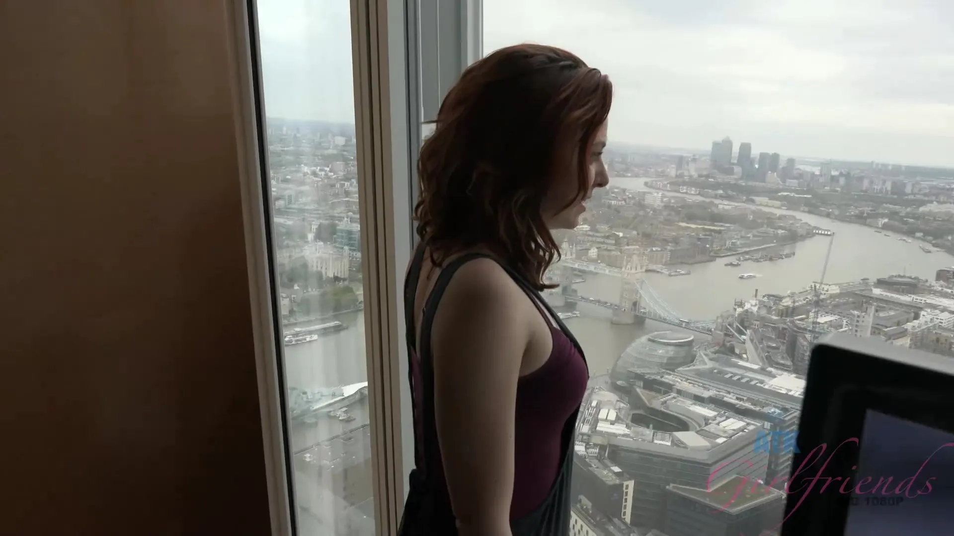 Does the carpet match the drapes