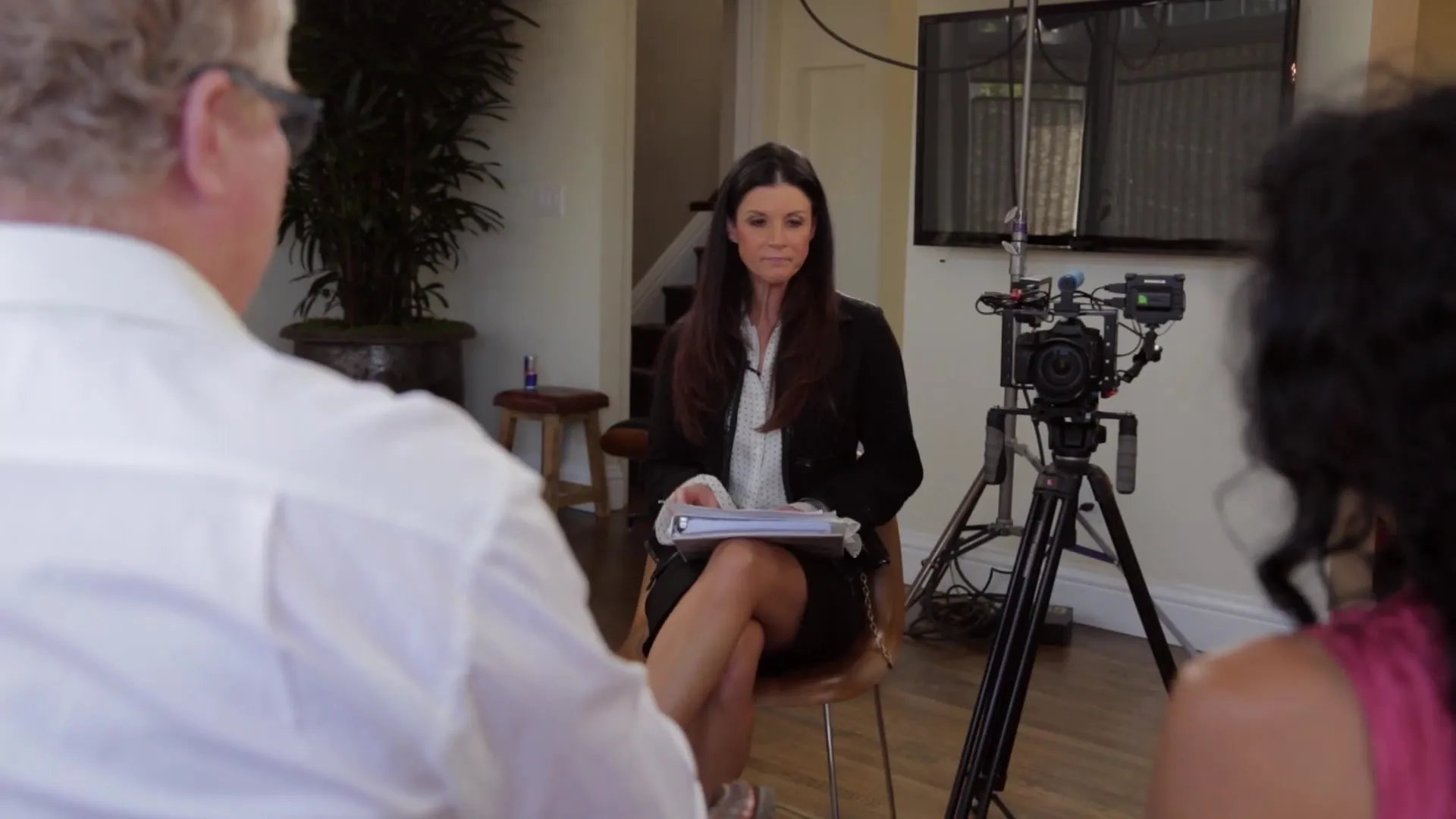 Erotic lesbians in threesome hardcore sex