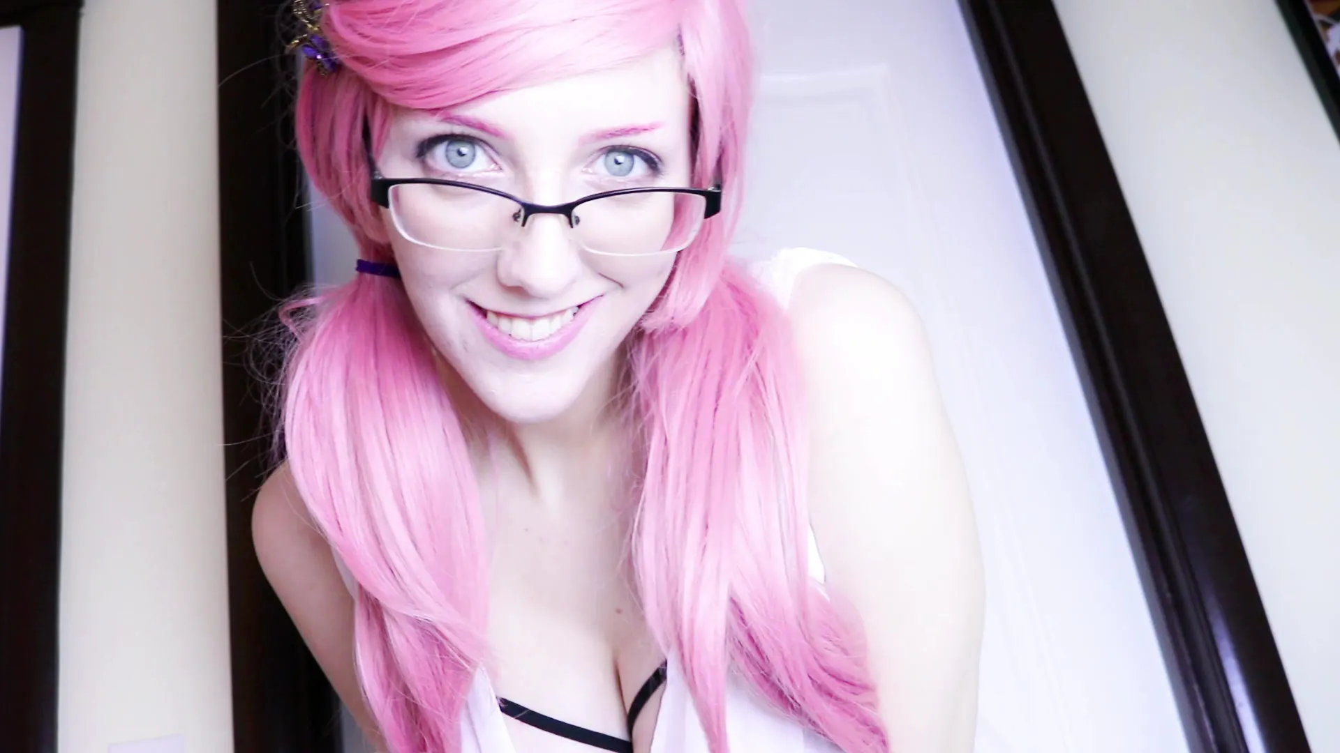 Anal virgin seduces her brothers friend