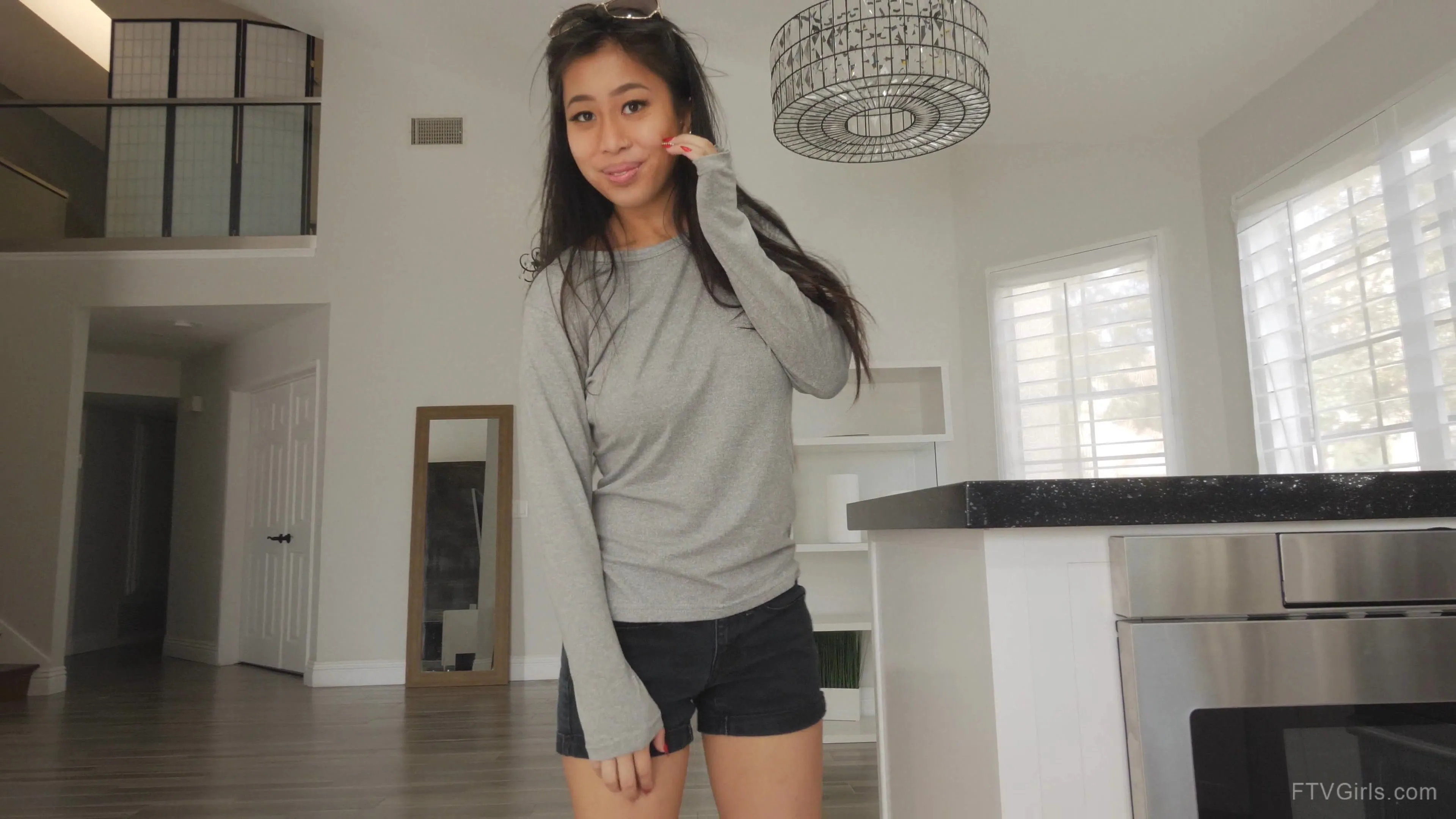 Breast lover's special, it's her juicy vibe