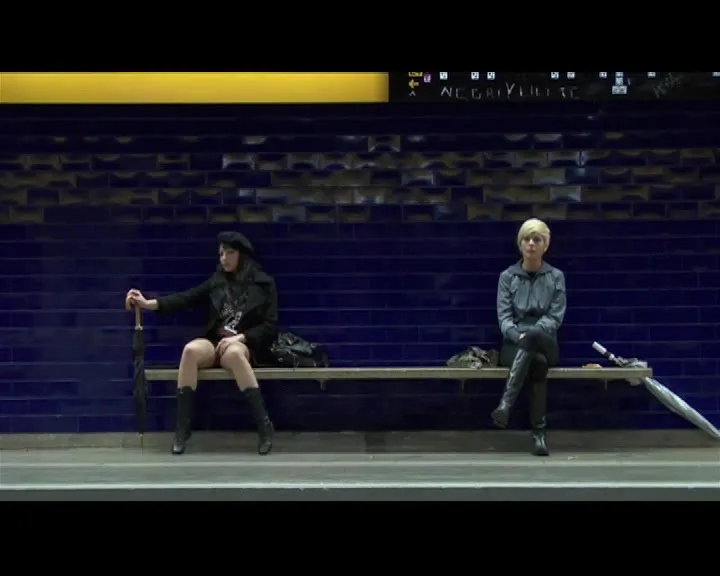 Five hot stories for her CD1