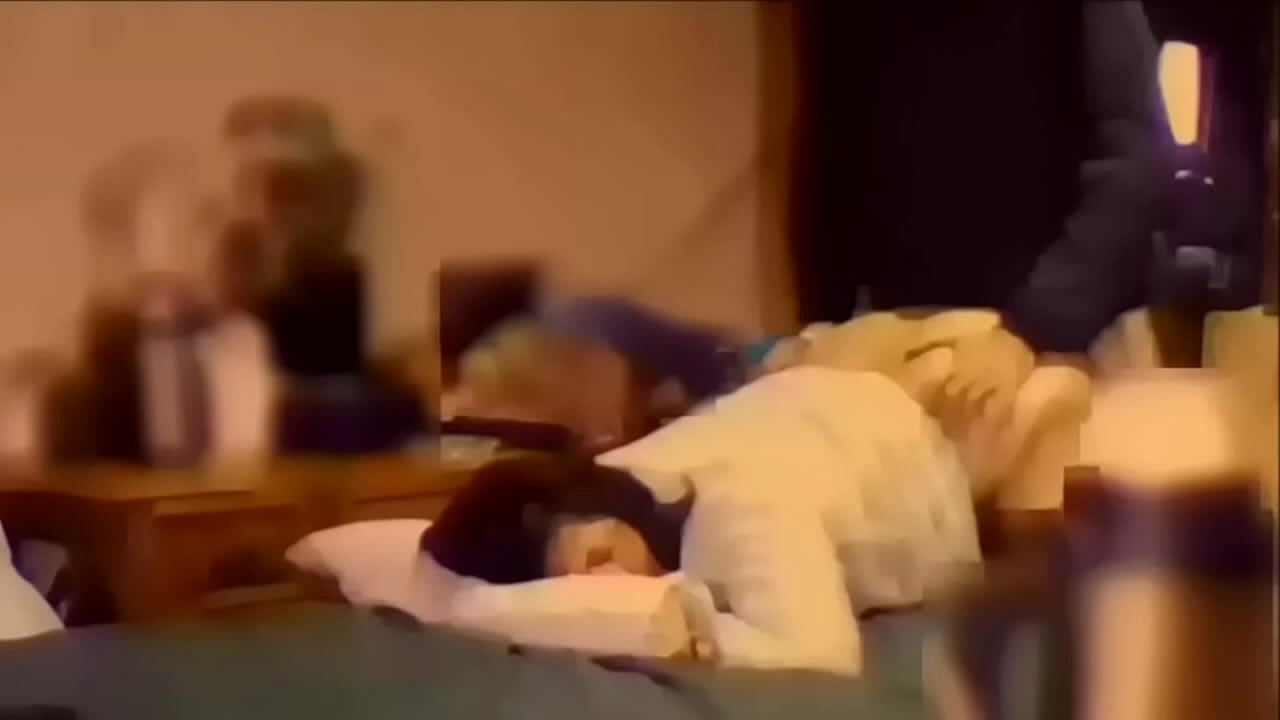 Mature married whore Angie: She escapes to be a whore outside the house