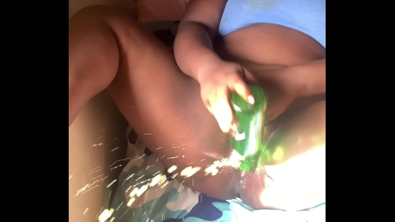 Sexy bouncy ass and pussy on a bottle